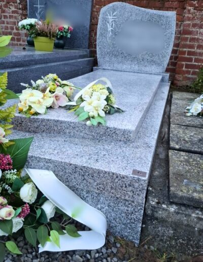 Pierre tombale en granit